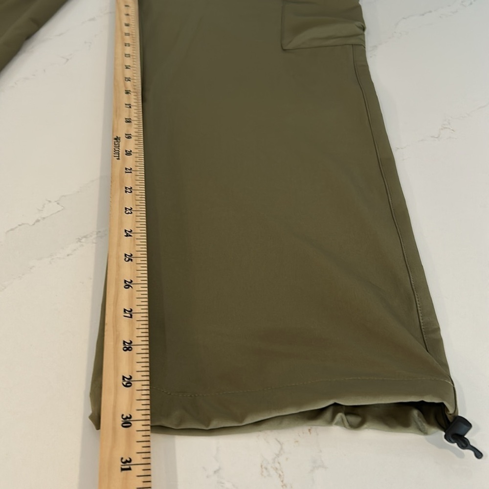 Canadiana Olive Green Outdoor Hicking Cargo Pants Size 14 - Picture 9 of 12
